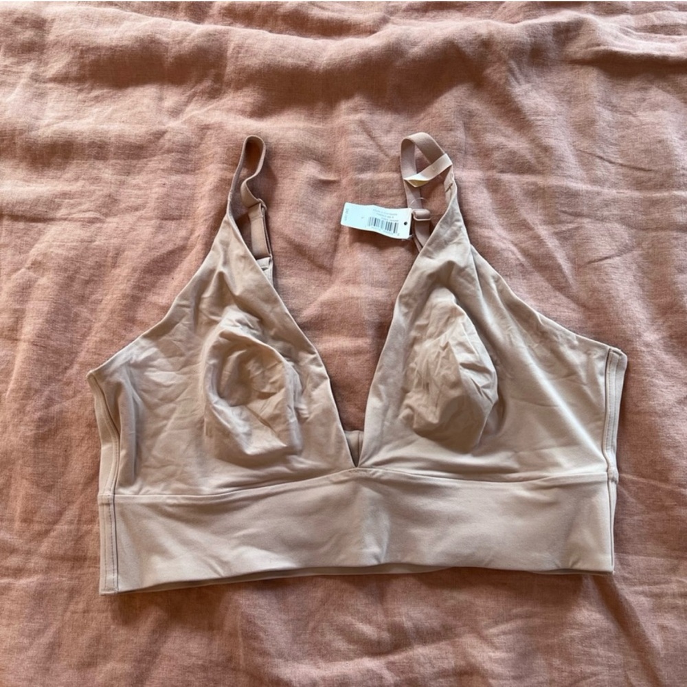 Bundle* GAP ‘Love’ Triangle Bralette. Black & Beige. 
Size L. NWT - Picture 3 of 4